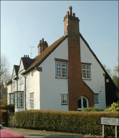 140 Hampstead Way